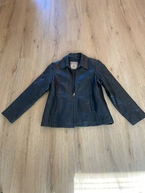 Wilsons Leather Black Women's Zip-Up Leather Jacket SIZE: M